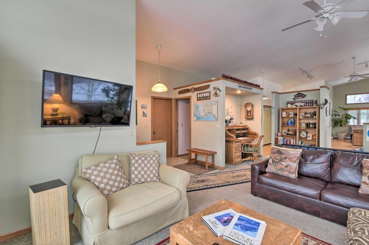 Spacious Family Home With Deck And Million-Dollar View Άνκορατζ Εξωτερικό φωτογραφία